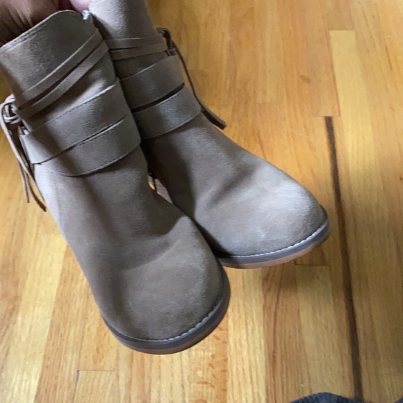 Booties - Picture 5 of 6